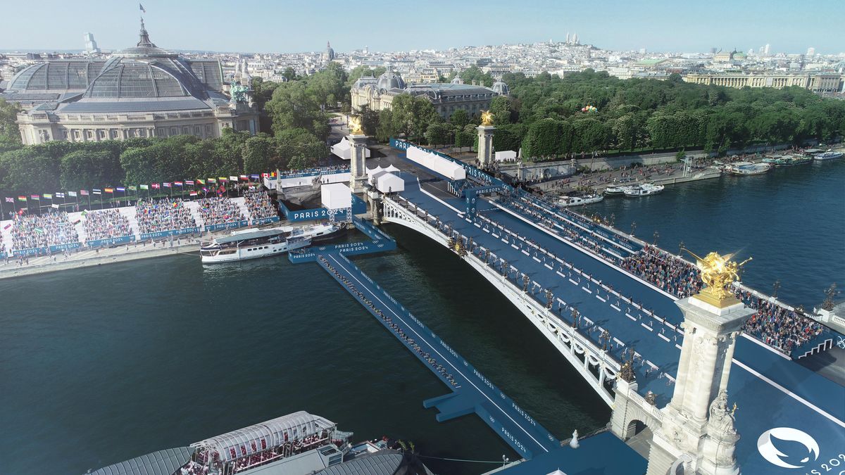 Francouzi otevřeli obří nádrž. Paříž se před olympiádou chystá vyčistit Seinu